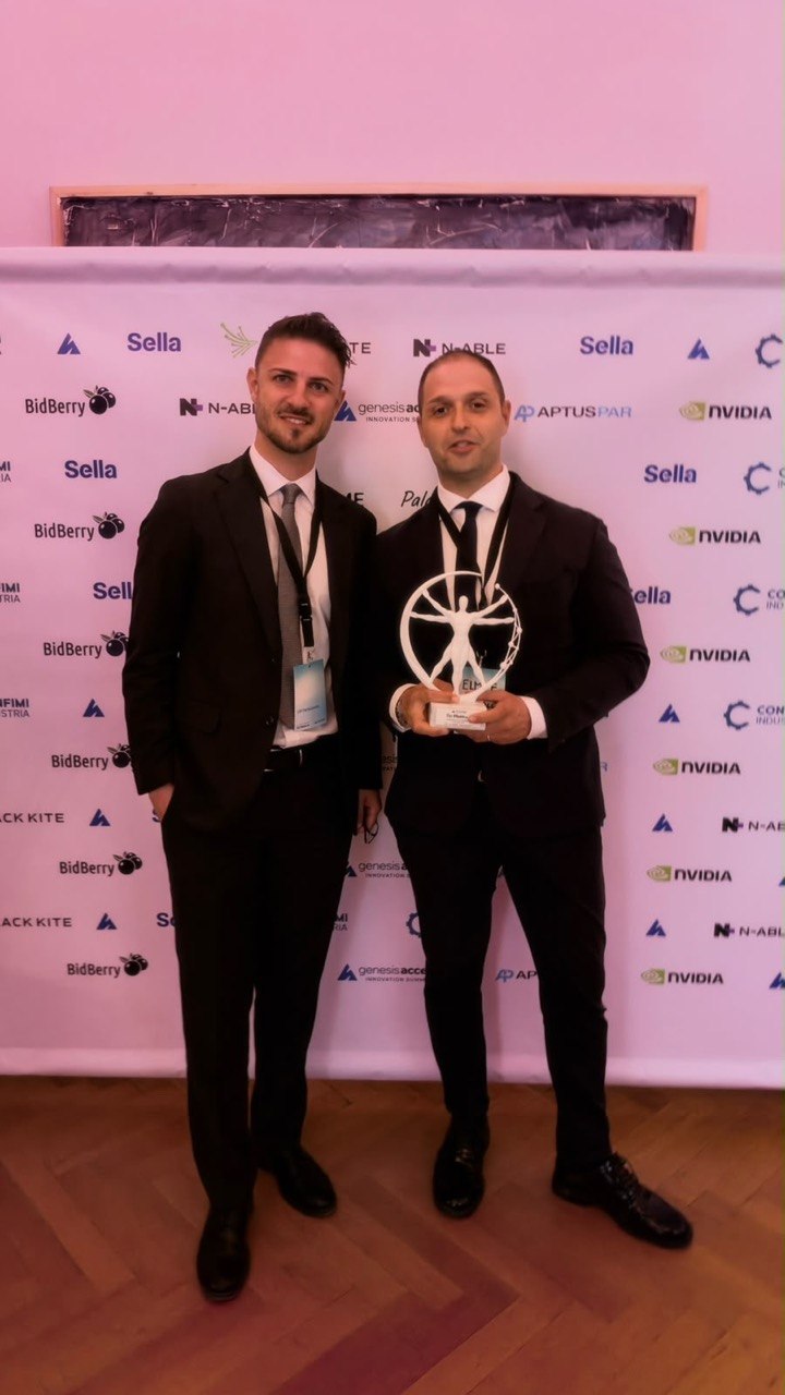 Francesco Elmi e Daniele Telesca di Hevolus con il premio Best Innovator of the Year ai Genesis Innovation Awards 2026